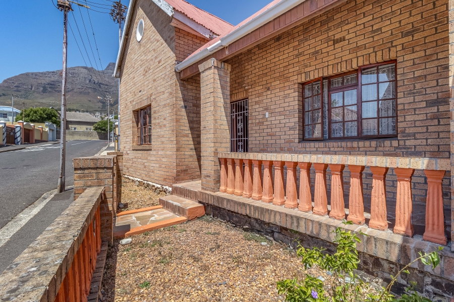 4 Bedroom Property for Sale in Woodstock Western Cape